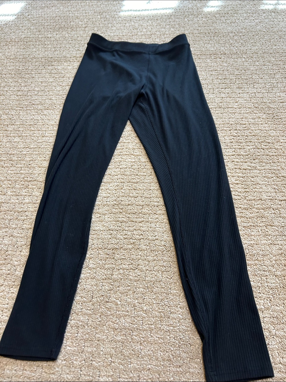Alo Set Pre Loved Ribbed Cropped M Top, Ribbed Leggings Small - Picture 4 of 6